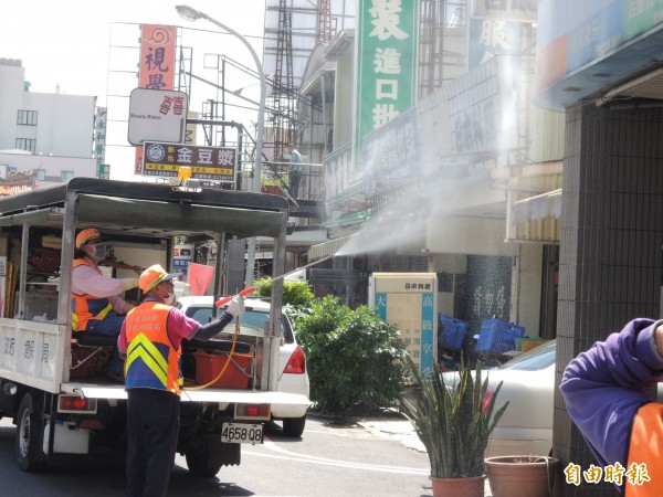 台南登革熱疫情嚴重，工務局將針對工地主任加強防治宣導。（記者洪瑞琴攝）