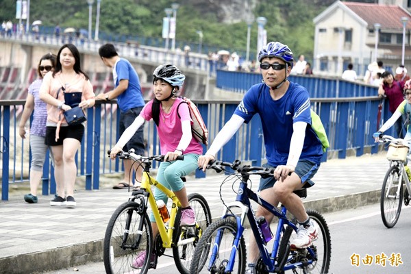 市府規劃從汐止經五堵、百福、七堵及八堵設置YouBike。（記者林欣漢攝）