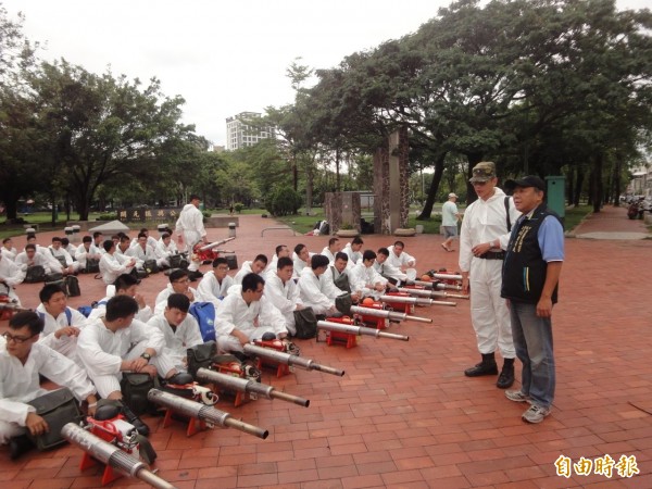 北區的登革熱疫情今日突破4000病例，北區有四分之三的里長不願舉辦中秋活動，擔心會群聚感染。（記者王捷攝）