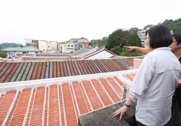 蔡英文表示，明年若執政，將優先推動「國家級台三線客庄浪漫大道」計畫。（圖擷取自蔡英文臉書）