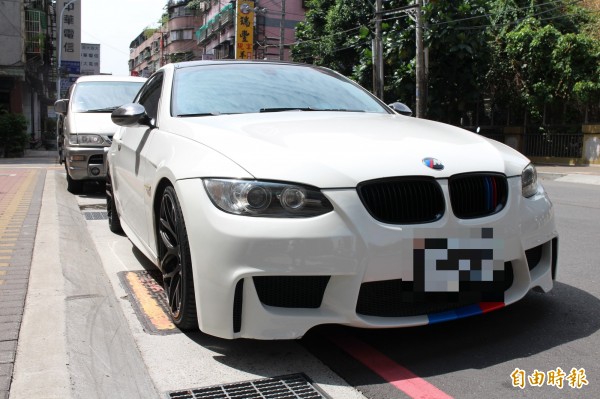 陳嫌等人駕駛的小轎車。（記者黃捷攝）