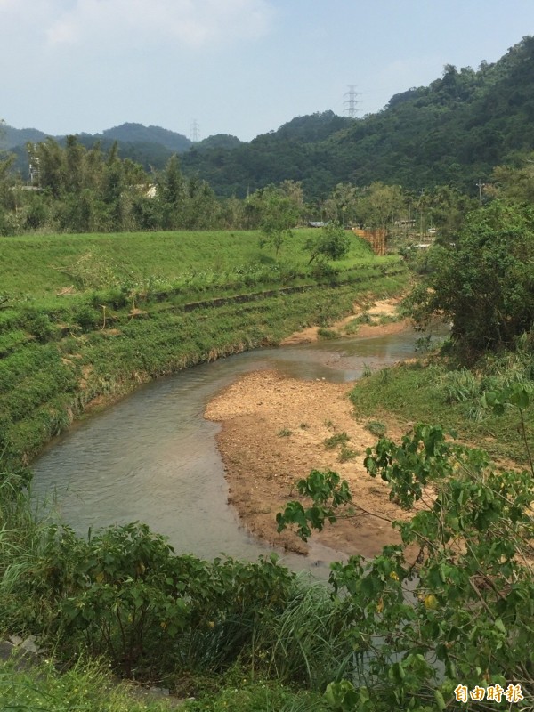 民眾在此處發現浮屍。（記者吳政峰攝）