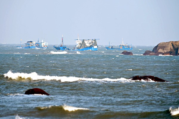 中國漁船越界金門海域捕魚。（圖由董姓漁民提供）