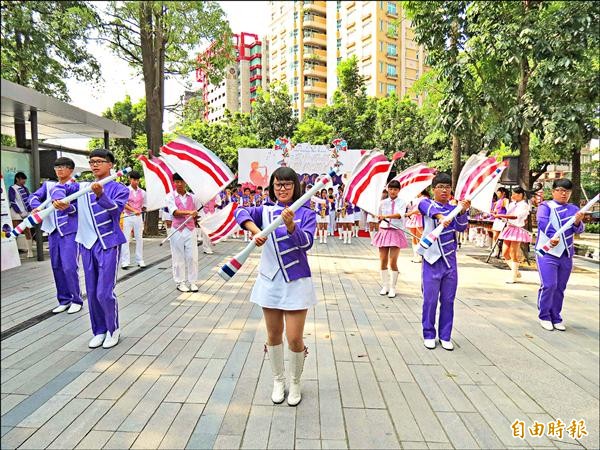 花都藝術節將在四區推出花車踩街遊行，打造嘉年華氣氛。（記者蘇孟娟攝）