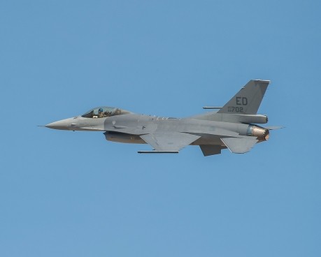 我國空軍戰機F-16 A/B的升級版「F-16V」昨日在美國成功試飛，台灣將成為全世界第一個擁有F-16V戰機中隊的國家。（圖擷取自Lockheed Martin官網）