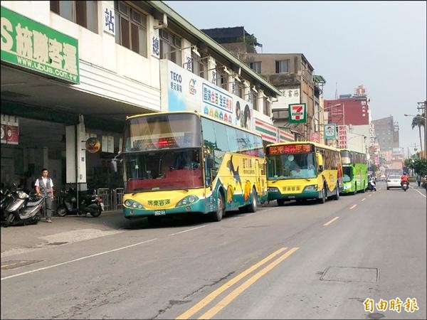 屏東火車站旁將興建客運轉運站，整合三家客運業者。（記者侯承旭攝）