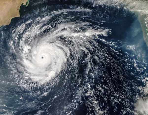 阿拉伯海的強烈熱帶氣旋Chapala即將登陸阿拉伯半島。（圖截自NASA/MODIS）