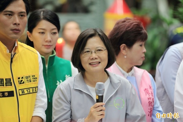 蔡英文表示，她講的現狀是台灣自由、民主跟台海和平的現狀，跟馬總統最不一樣地方是民主。。（資料照，記者林欣漢攝）