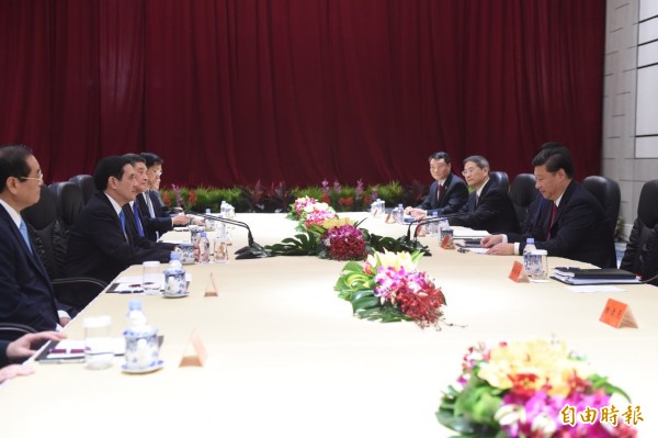 總統馬英九與中國領導人習近平在閉門會議前各自發表5分鐘的談話。（記者劉信德攝）
