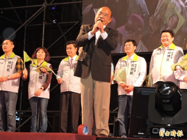 前行政院長蘇貞昌出席民進黨總統參選人新北市競選總部成立造勢大會，他表示，國民黨不倒，台灣不會好，明年選舉一定要總統當選、立委過半。（記者賴筱桐攝）