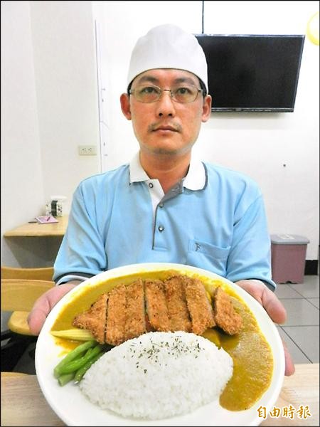 由於青花菜高價持續達半年，餐廳只好用四季豆替代。（記者鄭旭凱攝）