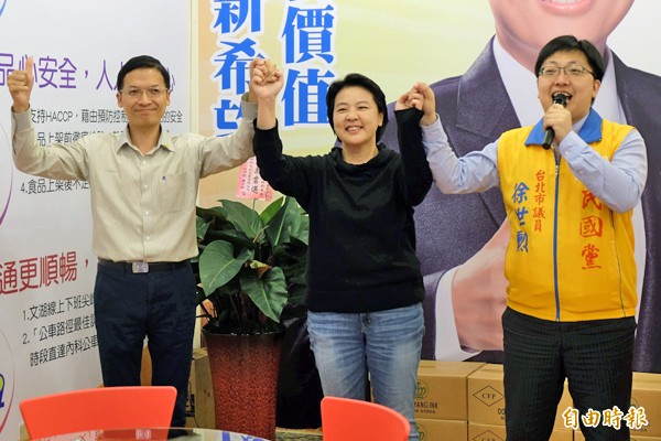 親、民在台北市第四選區整合成功，民國黨參選人高政楊同意退黨，親民黨參選人黃珊珊昨拜會高政揚尋求支持。（記者盧姮倩攝）