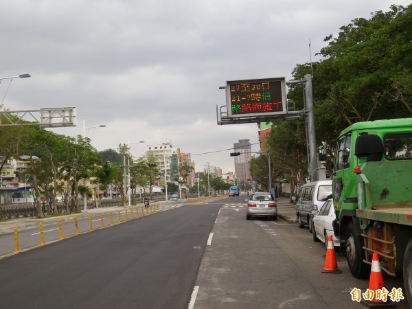 信一路27日開始連續3晚封路施工（記者盧賢秀攝）