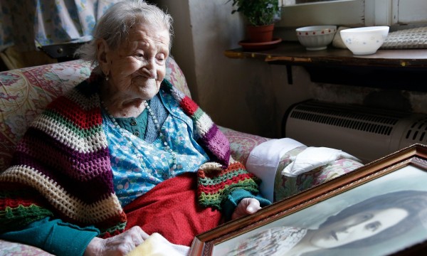 歐洲最長壽的義大利奶奶莫倫諾今天歡慶116歲生日，她透露自己長壽的原因是很早就離開會家暴的丈夫。（美聯社）