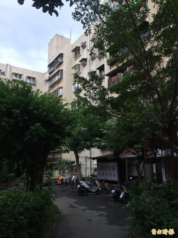 北市內湖區這處社區，各大樓地下室的電源接地線，有19棟不知自何時開始遭竊，直到上月底有住戶到地下室才發現。（記者陳恩惠攝）