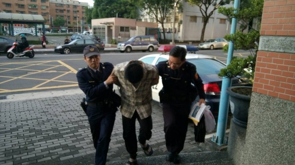 媽媽大義滅親報警，陳男被依毒品罪嫌送辦。（記者鄭淑婷翻攝）