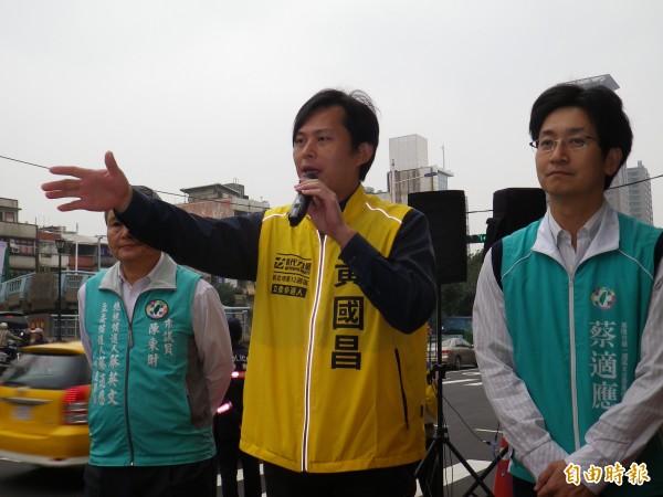 新北市第十二選區立委候選人黃國昌來勢洶洶，讓國民黨李慶華是否能第八次連任充滿著不確定性；民進黨則挾著去年九合一基隆市長勝利的情勢，推出現任議員蔡適應要打破基隆現況。（資料照，記者盧賢秀攝）