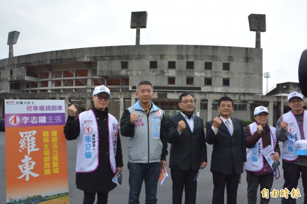 李志鏞提政見，當選立委後要成立宜蘭職棒隊伍。（記者朱則瑋攝）