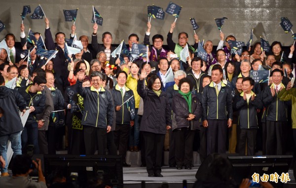 民進黨大獲全勝，呂秋遠對此提醒，「現在有絕對的權力，肯定會有腐敗的機會」。（記者羅沛德攝）