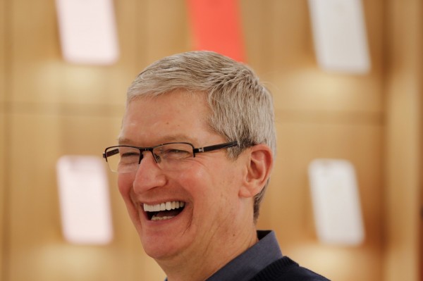 蘋果執行長庫克（Tim Cook）傳說將打破iOS更新模式，帶給使用者更多新鮮感。（路透）