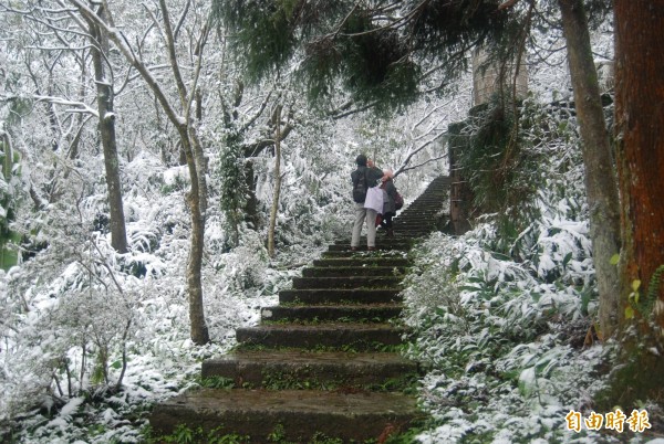 中央氣象局指出，今天（25日）清晨，中部以北及宜蘭只有3到5度，南部也只有6、7度，花東則在8到9度。天氣方面各地多為多雲到晴。（資料照，記者張安蕎攝）