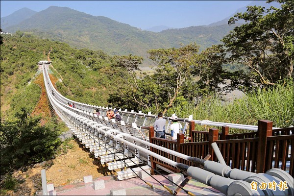 山川琉璃吊橋將於二十七日開放團體線上預約。	（記者邱芷柔攝）