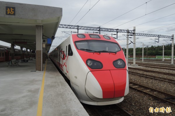 為因應高鐵無法在17時完成通車，台鐵為因應小年夜疏運實需，預定17點10分左右，再加開普悠瑪列車「全車自由席」，從台北一台中一台南一高雄。（資料照，記者張存薇攝）