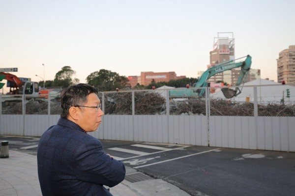 柯Ｐ低調勘引道拆除  網友：認真的市長