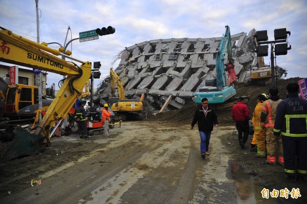 台南地震截至今天，已確定有47人罹難。（記者王捷攝）