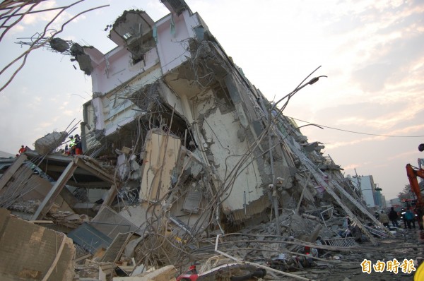 在南台大地震中崩塌的永康維冠大樓，造成114人不幸罹難的慘劇。（資料照，記者楊金城攝）