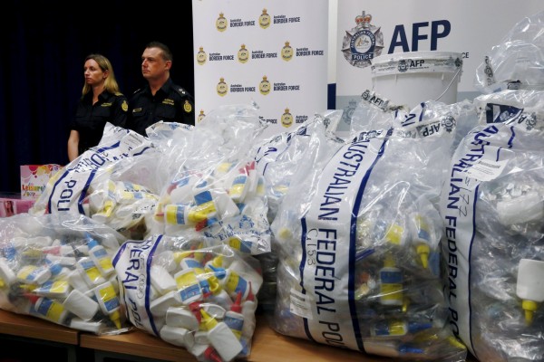 澳洲當局今天宣布，破獲一毒品走私案，市價高達300億台幣，是該國史上查獲最大的毒品案之一，有3名香港人及1名中國人被逮捕。（路透）