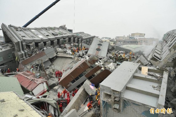 美國大華府僑社對南台地震募款救災。（台南大地震搜救資料照，記者張忠義攝）