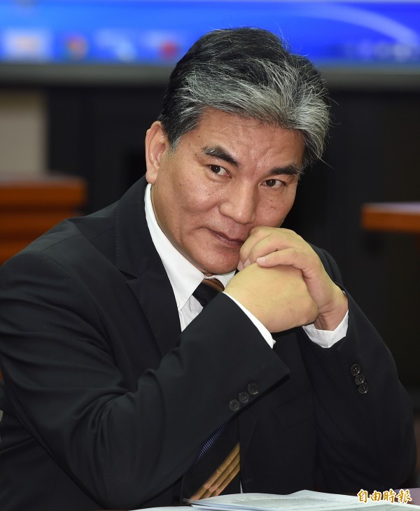 前內政部長李鴻源近日再度提及防災型都更,今(18)日更於政論節目上點出,立法院這個單位還是很重要,因為要推防災型都更,「一定會踩到很多人的紅線」。(資料照,記者廖振輝攝) 前內政部長李鴻源近日再度提及防災型都更,今(18)日更於政論節目上點出,立法院這個單位還是很重要,因為要推防災型都更,「一定會踩到很多人的紅線」。(資料照,記者廖振輝攝)