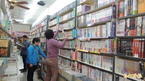 屏東文化城舊書店經營已32年。（記者羅欣貞攝）