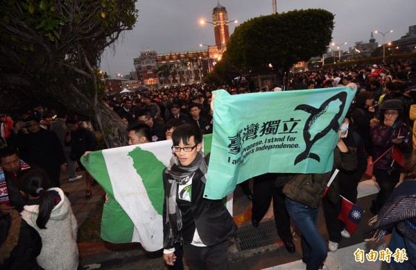 香港大學民意研究計畫最新調查指出，雖然反對台灣獨立的港人比例比贊成的多，但贊成獨立比例35%創下21年來新高，其中18至29歲的贊成比例更近7成。（資料照，記者羅沛德攝）