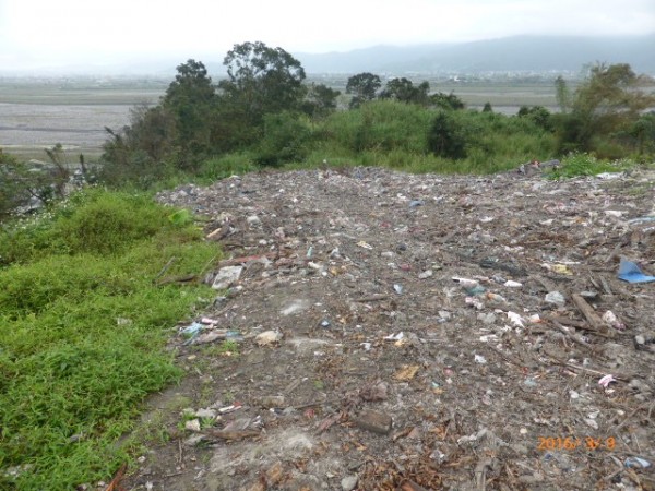 員山掩埋場早已在民國94年停用，但是最近卻遭傾倒大量垃圾。（圖由宜蘭縣政府提供）