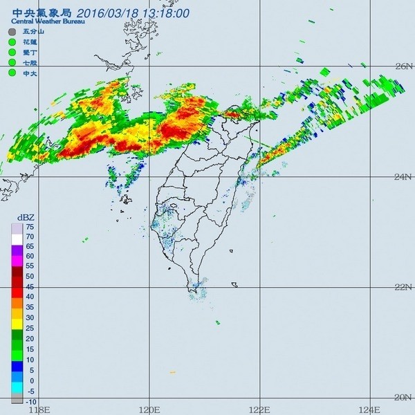 氣象回波圖顯示，鋒面前緣已有對流雲系產生。（氣象局提供）