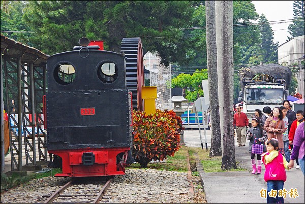 台糖小火車化身觀光列車有譜了，台糖鐵道最快年底動工。（記者詹士弘攝）