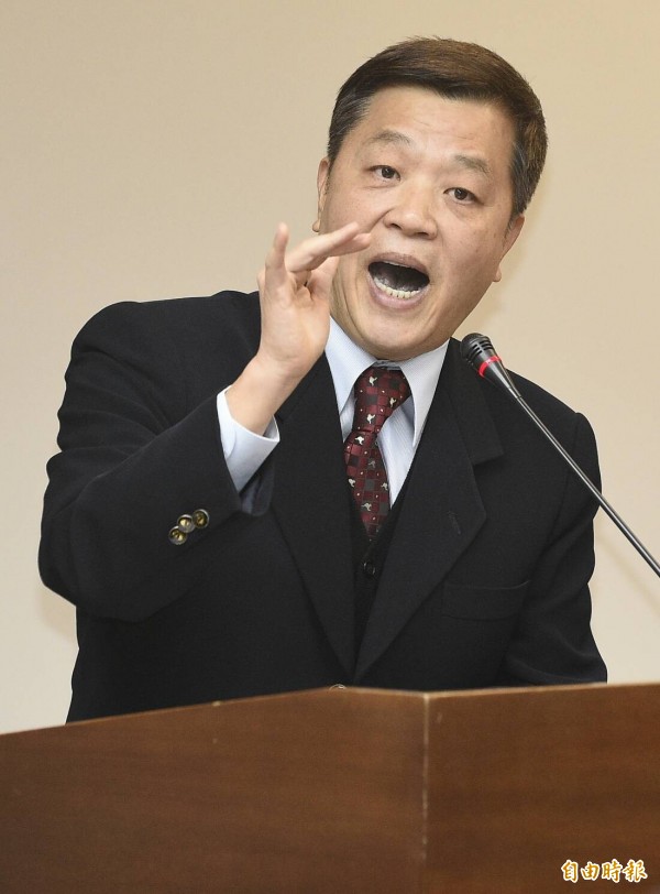 勞動部長陳雄文嗆，有人不承認台灣「光復」，卻又要放假實質利益，他不理解這樣的邏輯。（資料照，記者陳志曲攝）