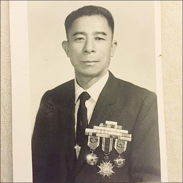 盧阿桂生前熱於助人，義女代捐遺產助學。（記者洪臣宏翻攝）