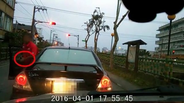 花蓮市謝姓男子因行車糾紛就持槍控嚇對方。（記者王錦義翻攝）