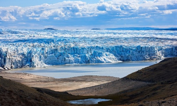 格陵蘭島一年約有272兆公斤的冰層融化。（圖擷自衛報The Guardian）