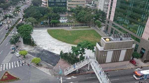 台北市議會舊址綠美化後現況。（圖由北市府新工處提供）