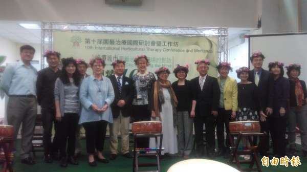 社團法人台灣園藝輔助治療協會今（14）在中正紀念堂舉辦園藝十年感恩茶會，邀請來自日本、美國、韓國與台灣各界專家。（記者林彥彤攝）