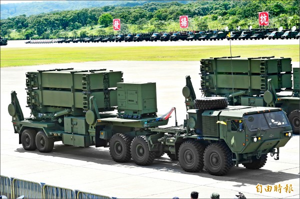 軍方規劃的台中太平坪林營區設置愛國者飛彈基地，因地方人士抗爭而受阻，讓軍方高度憂心，中國對台飛彈威脅日增下，大台中防護網恐出現重大漏洞。根據民進黨的評估報告，預估二○二五年中國對台飛彈數量將達一千八百五十枚，未來我方飛彈防護能量「可能僅達中國部署對台飛彈量的一半」，有必要及早因應。圖為我國的愛國者三型飛彈。（資料照，記者張嘉明攝）