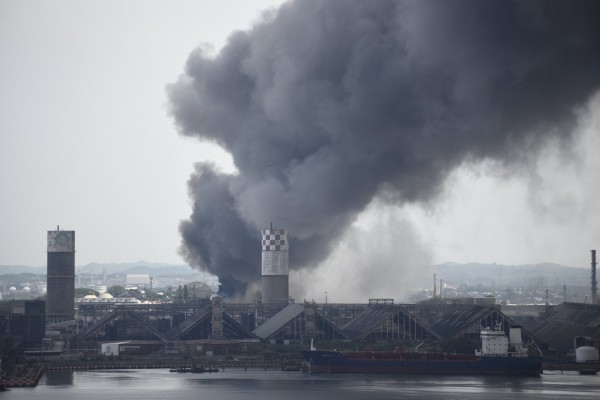 墨西哥國家石油公司一處石油設施發生大爆炸，已至少造成3人死亡、30多人輕重傷。（路透）