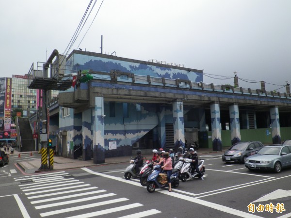 基隆東岸停車場外牆等硬體設施即將動工改善。（記者盧賢秀攝）