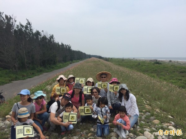 台江公民社群呼籲台江國家公園規劃保育教育園區，防止防風林帶蓋垃圾掩埋場，保護台灣暗蟬。（記者洪瑞琴攝）