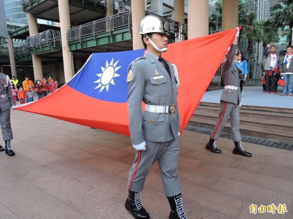 每個人對自己的國家或多或少都有驕傲感，但也有看不過去的地方，「哪件事會讓你覺得身為台灣人真的很丟臉？」的問卦引起熱烈討論。（資料照，記者賴筱桐攝）