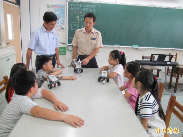 替代役玩樂高隆聖學子樂翻 生活 自由時報電子報